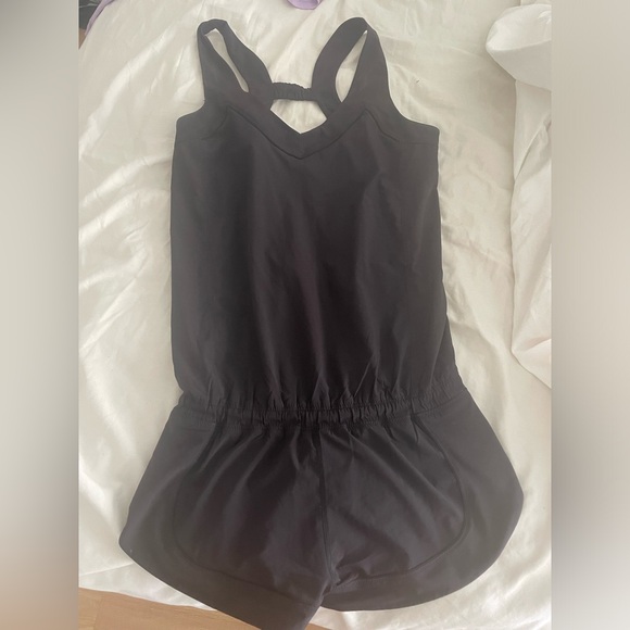 Lululemon Speed Short Romper - perfect condition size 6 - Picture 1 of 2